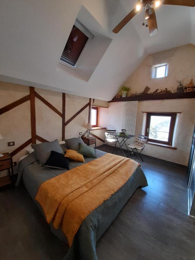 Les Hotes Du Lac, Chambres Et Tables D'Hotes Mandailles  Exterior foto